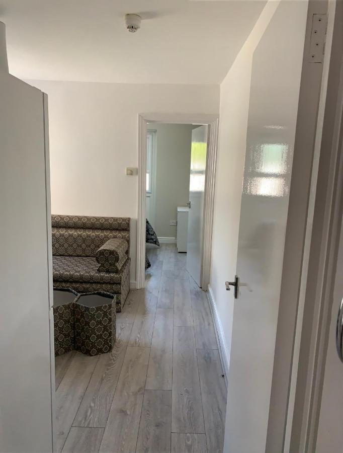 Beautiful Hoe Street First Floor One Bedroom Apartment B Walthamstow ロンドン エクステリア 写真