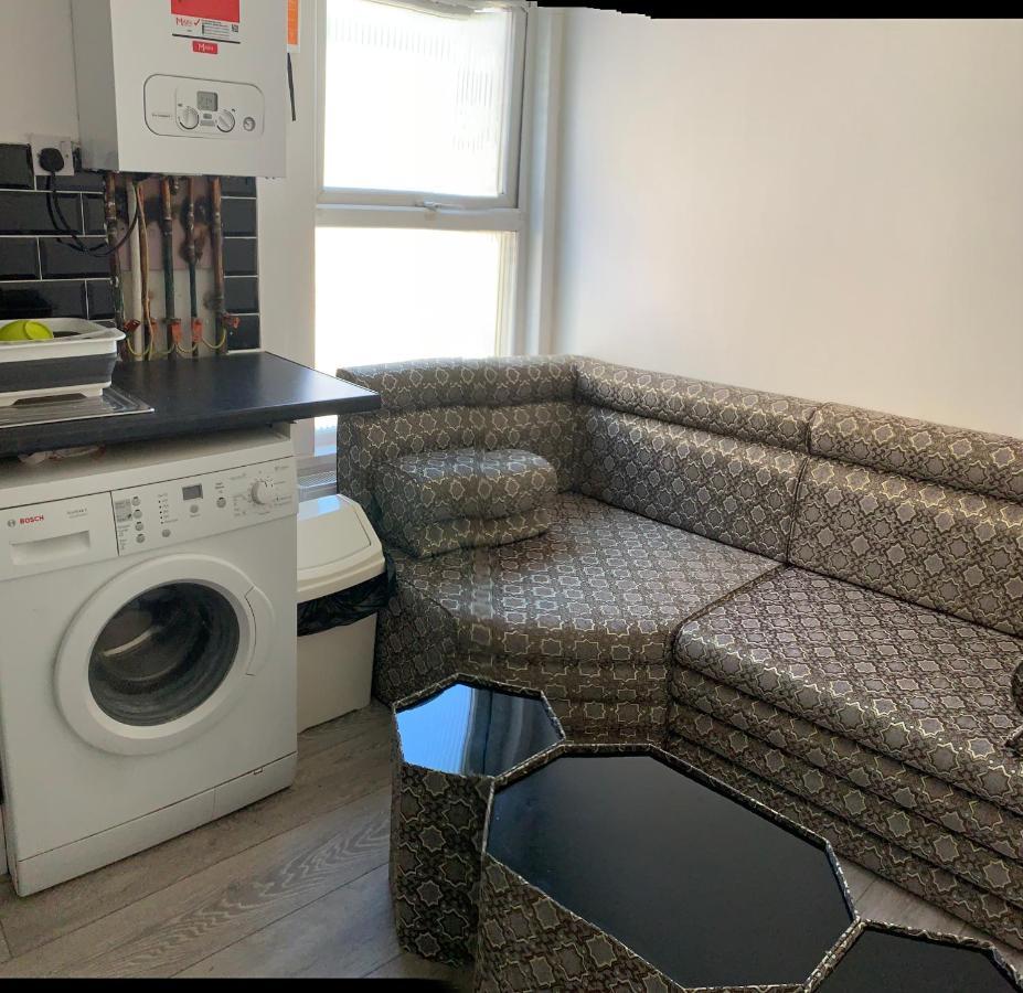 Beautiful Hoe Street First Floor One Bedroom Apartment B Walthamstow ロンドン エクステリア 写真