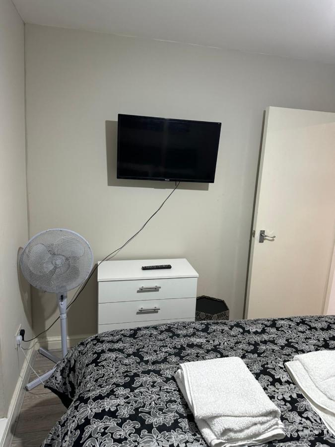 Beautiful Hoe Street First Floor One Bedroom Apartment B Walthamstow ロンドン エクステリア 写真