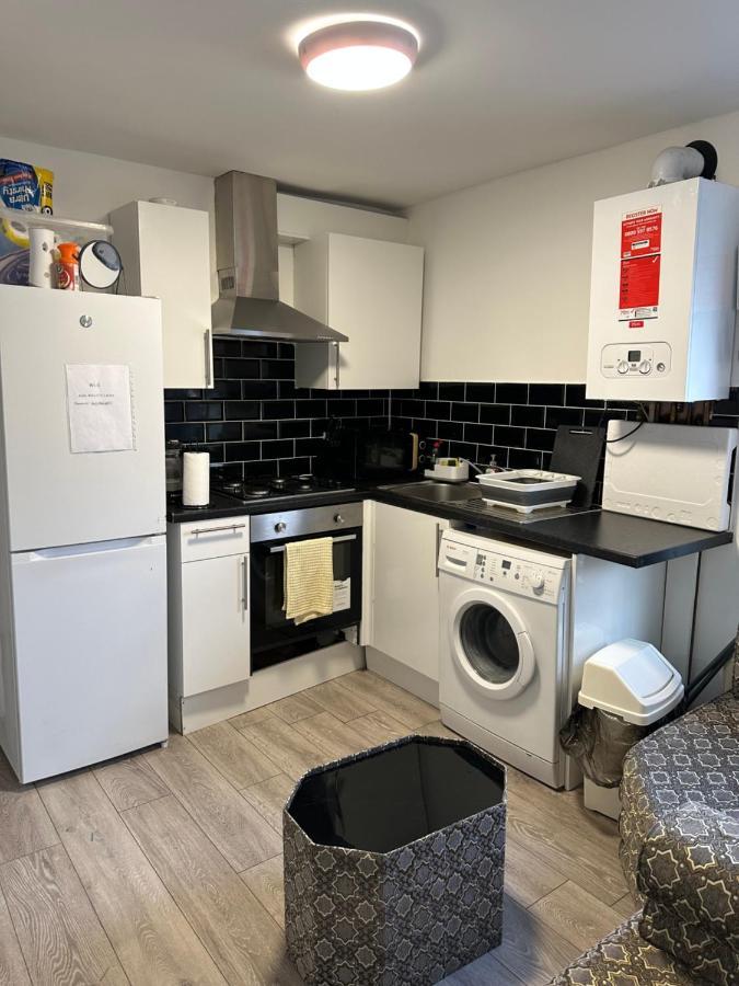 Beautiful Hoe Street First Floor One Bedroom Apartment B Walthamstow ロンドン エクステリア 写真